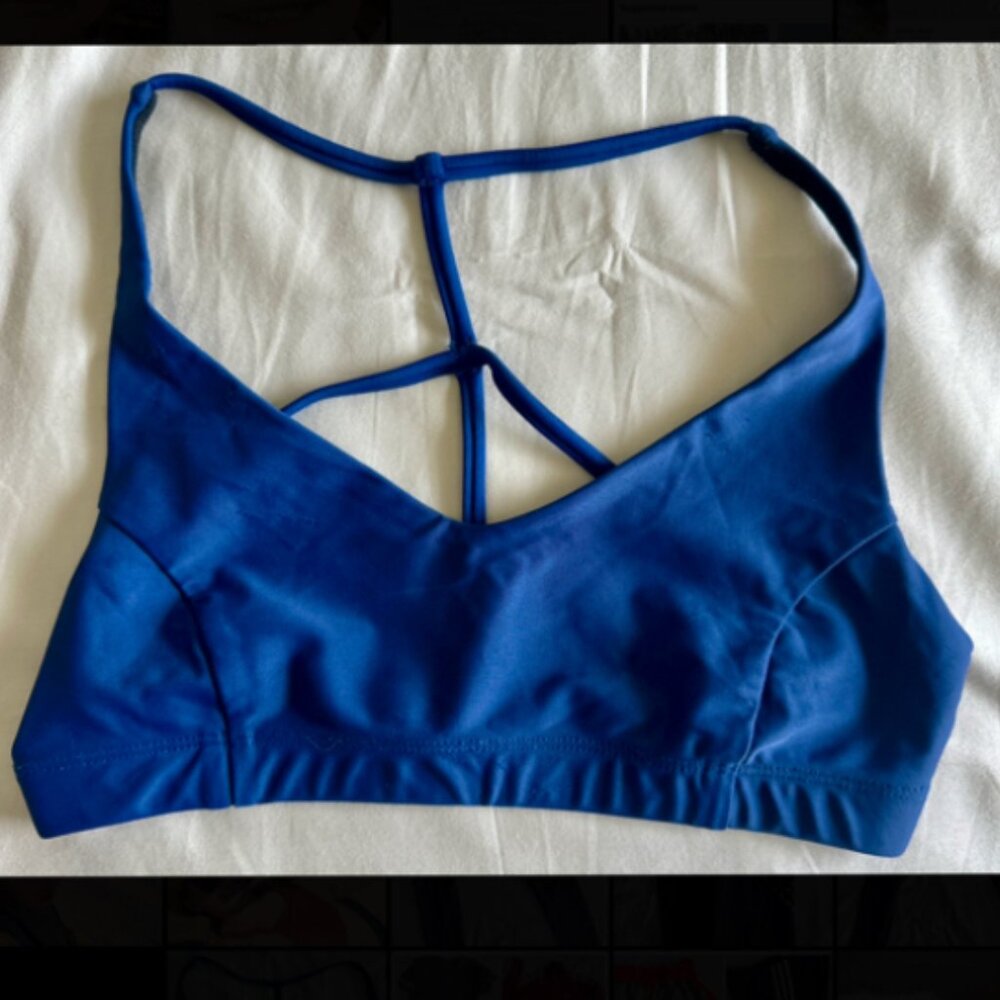 Onzie Strappy Sports Bra – Women’s Small – Electric Blue